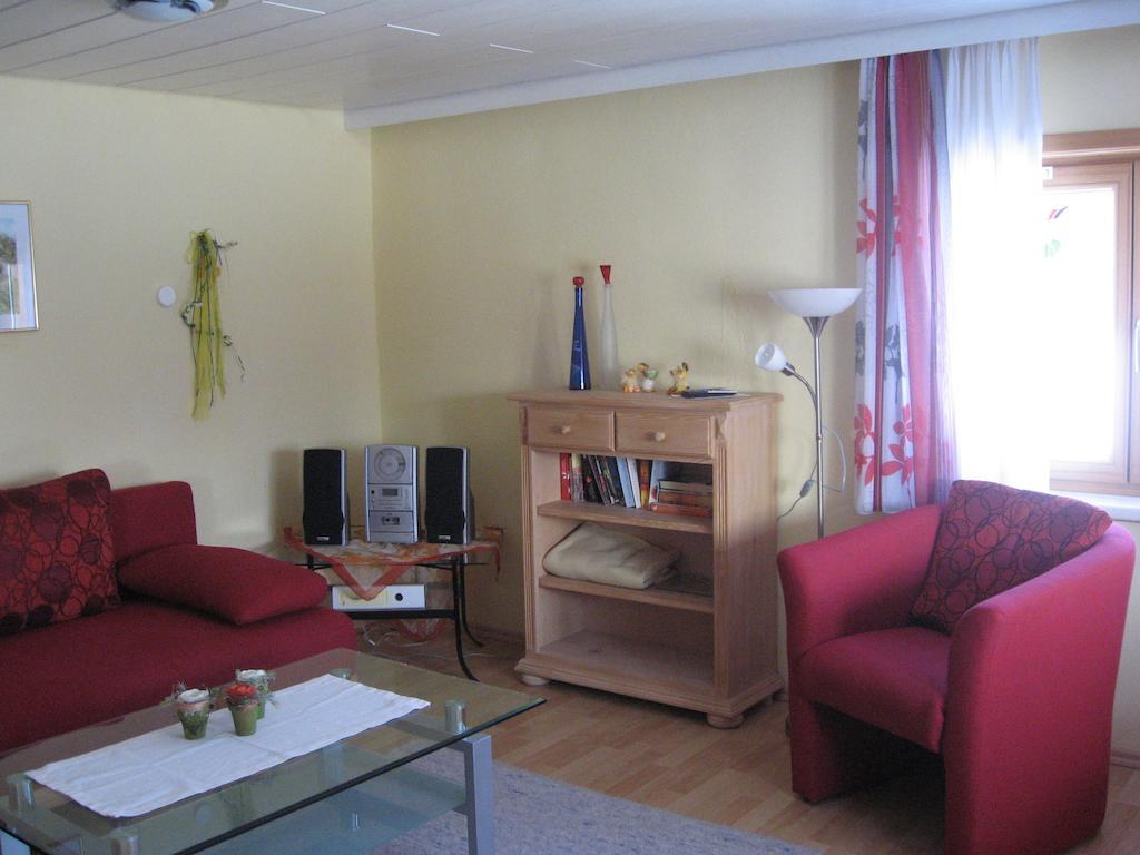 Haus Hoerger Apartman Maierhöfen Szoba fotó