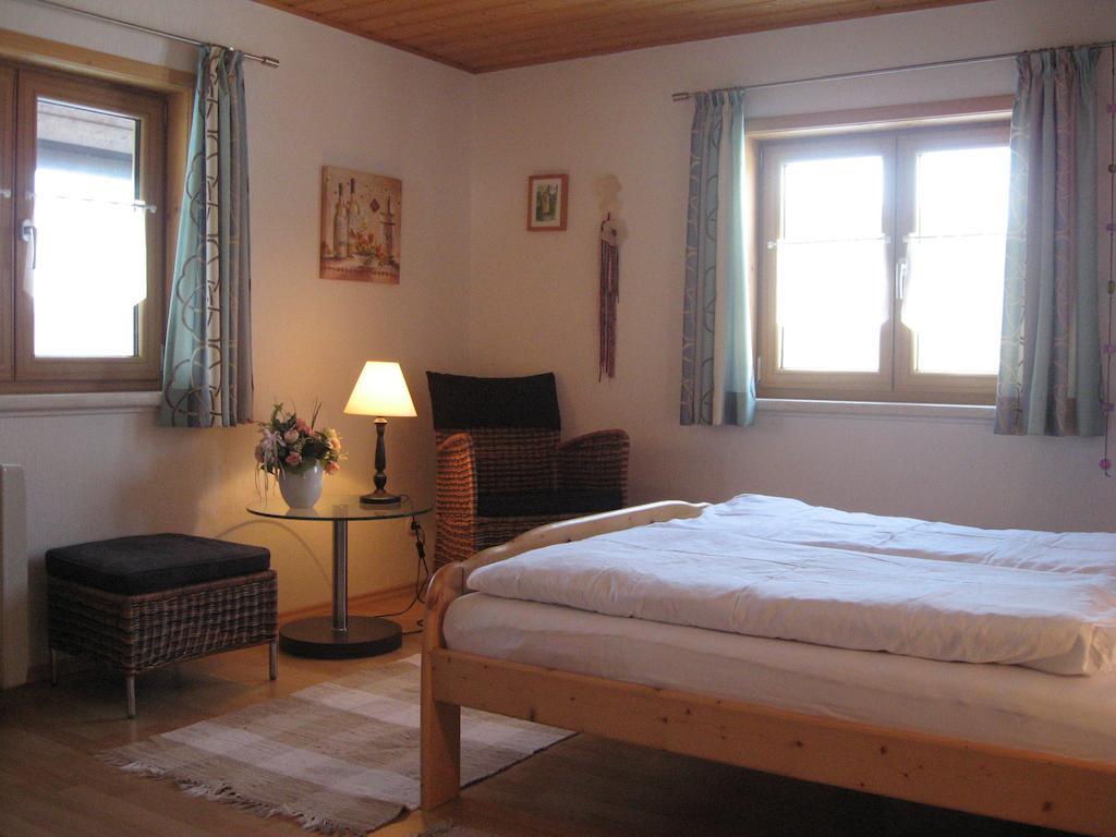 Haus Hoerger Apartman Maierhöfen Szoba fotó